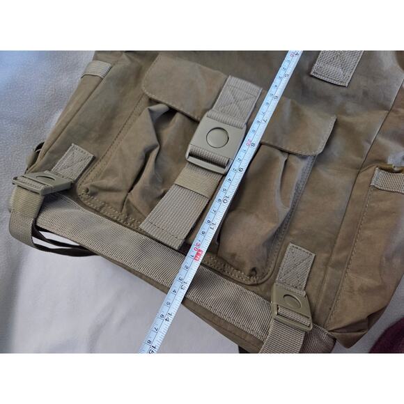 Tommy Bahama Convertible Army Green Backpack Laptop Bag Military Carry On - Picture 9 of 11